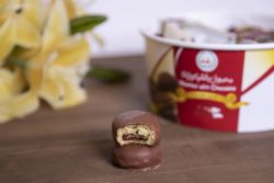 Maamoul with dates and chocolate 400 gm round paper box